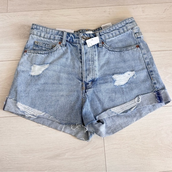 H&M Pants - NWT H&M light blue denim cut off high waisted distressed jean shorts size‎ 8